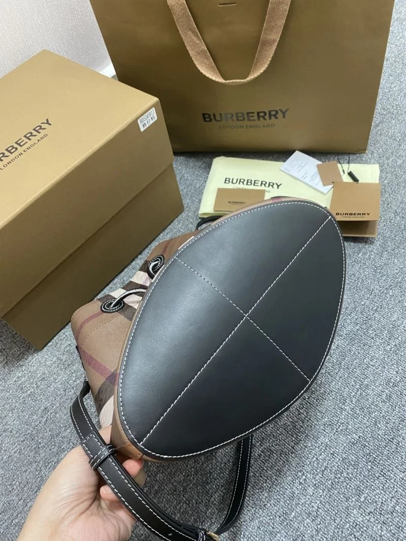 Flexible Burberry Bucket Bags 38140