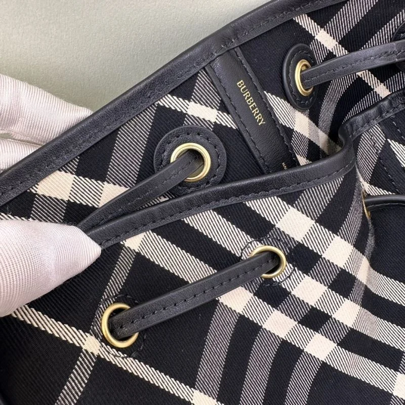 Affordable Burberry Bucket Bags 38136