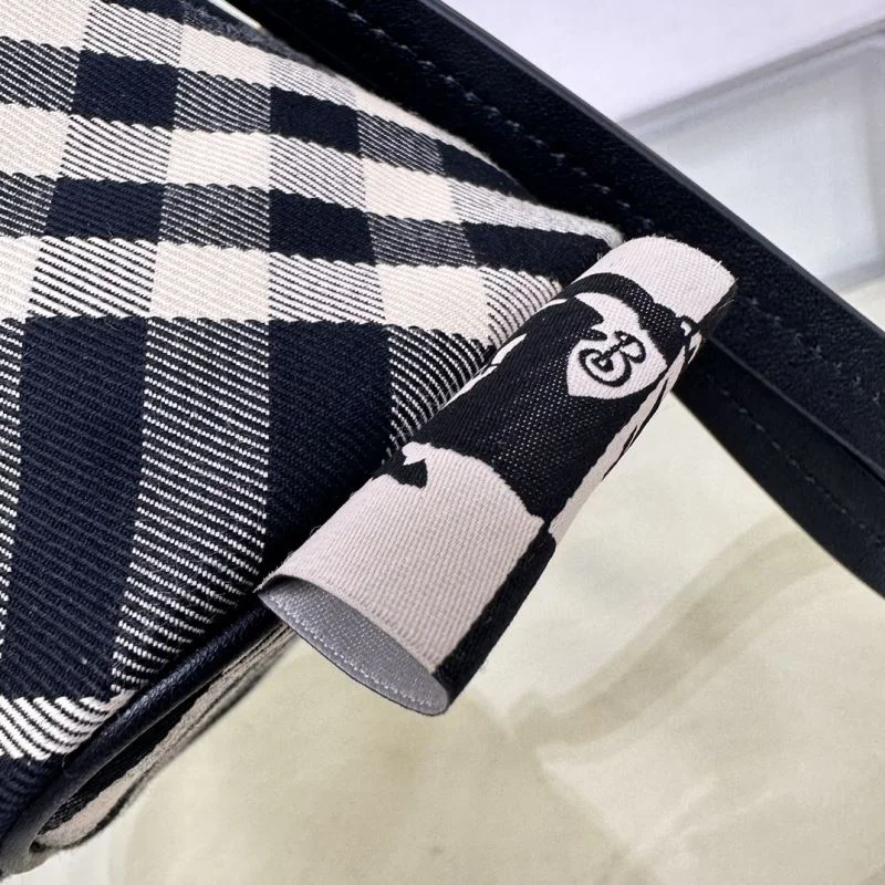 Bright Burberry Bucket Bags 38134