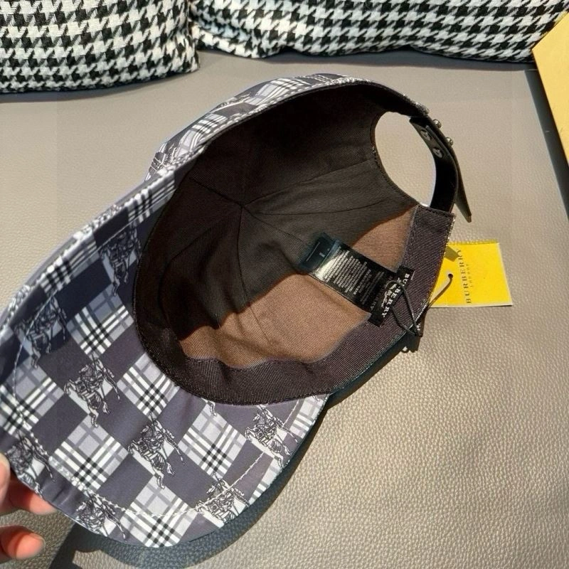 Burberry Caps Elegant 261549