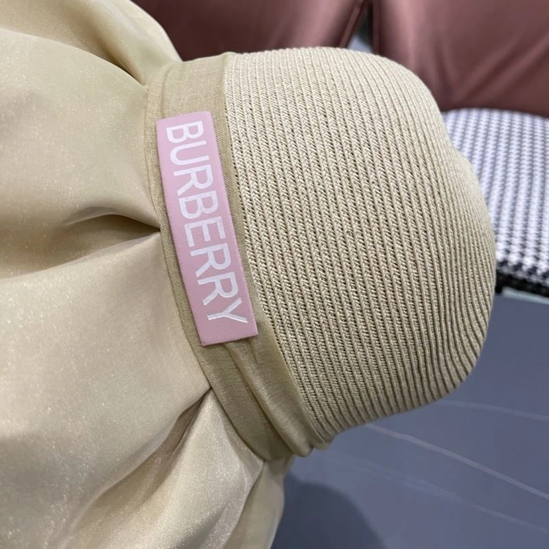Burberry Caps Chic 260543