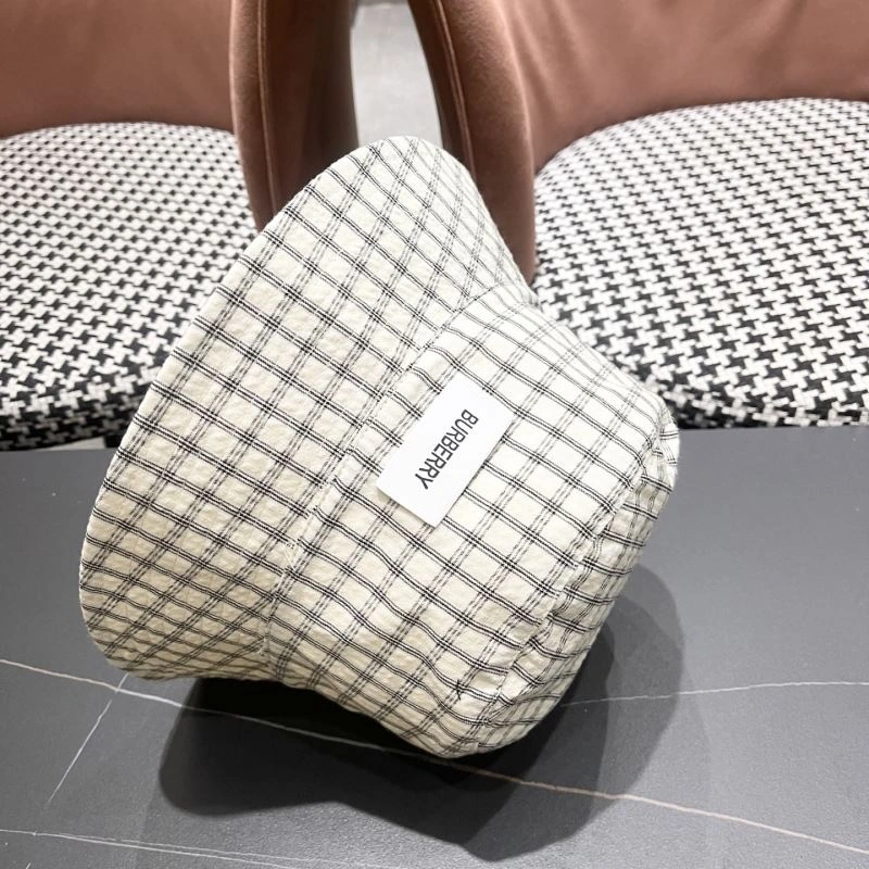Versatile Burberry Caps 260508