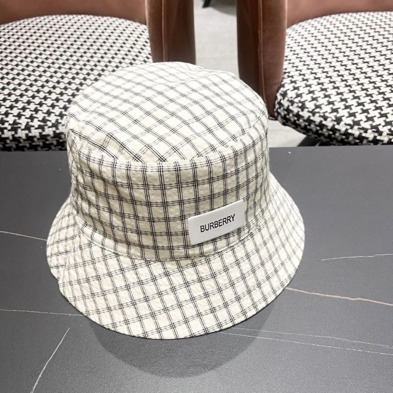 Versatile Burberry Caps 260508