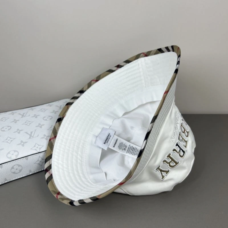 Burberry Caps Elegant 260497