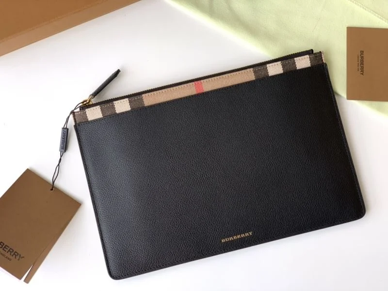 Cozy Burberry Clutch Bags 38127