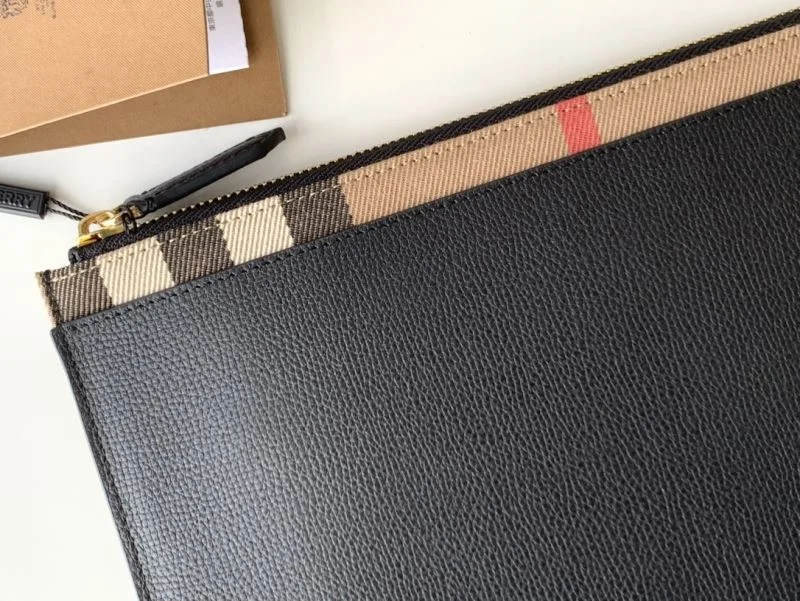 Cozy Burberry Clutch Bags 38127