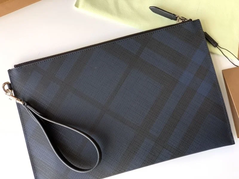 Burberry Clutch Bags Comfortable 38126