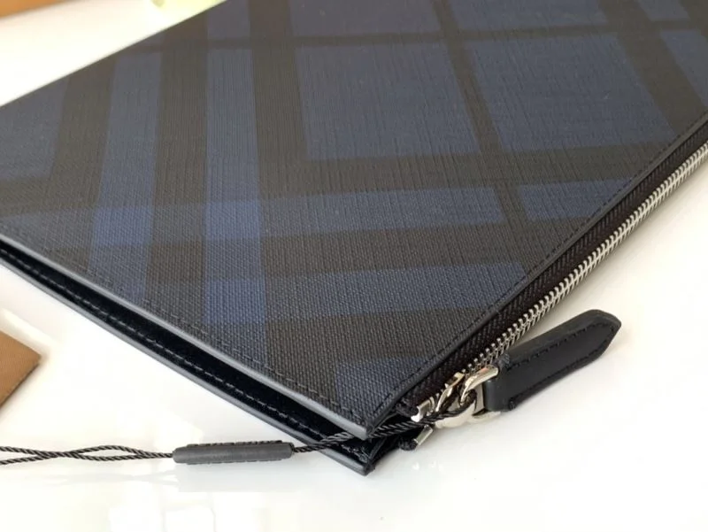 Burberry Clutch Bags Comfortable 38126