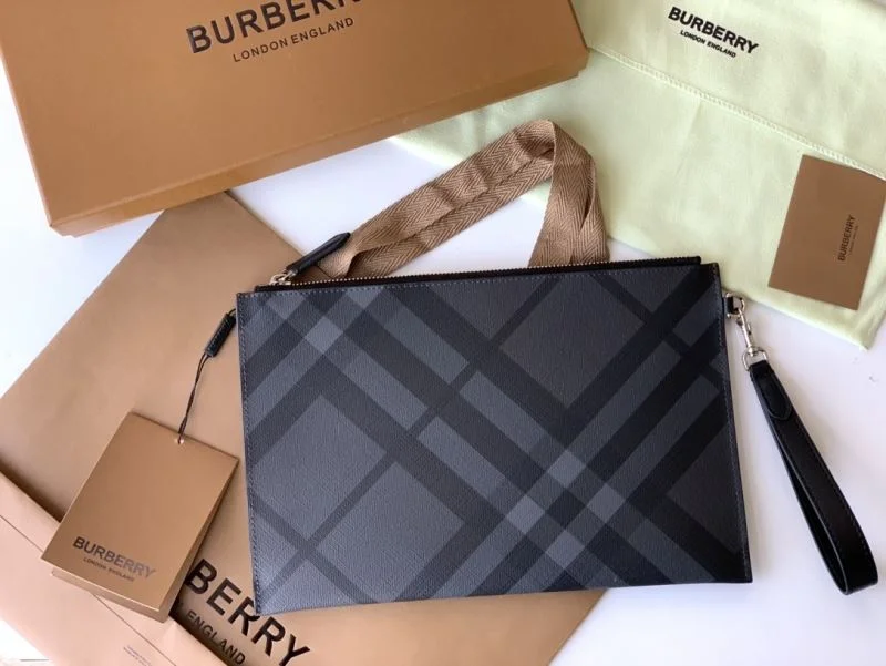 Reliable Burberry Clutch Bags 38130
