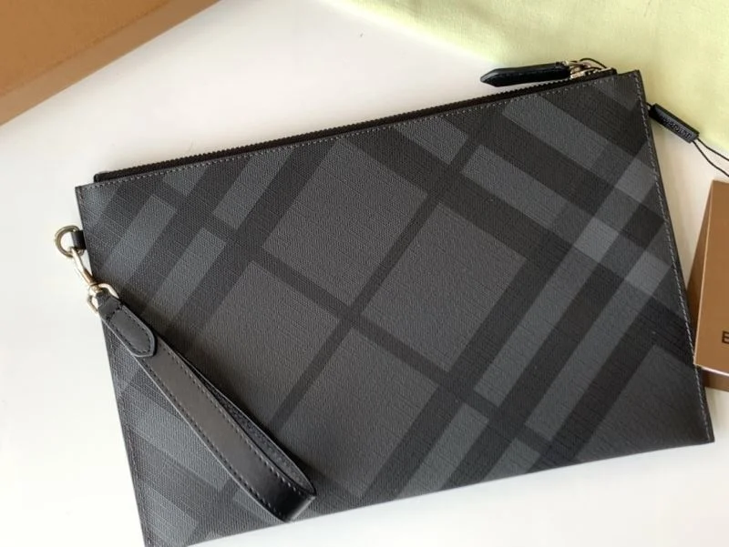 Reliable Burberry Clutch Bags 38130