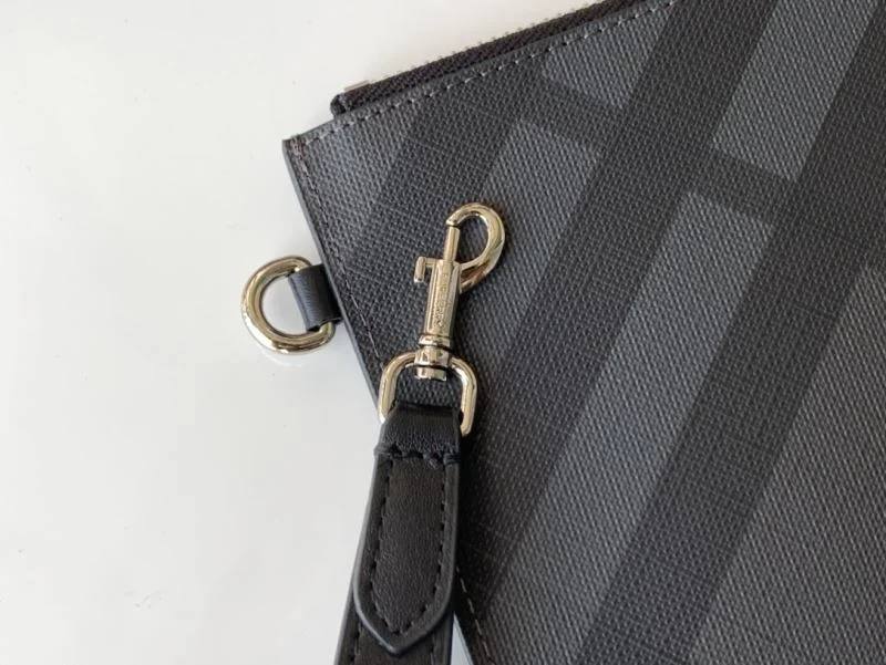 Reliable Burberry Clutch Bags 38130