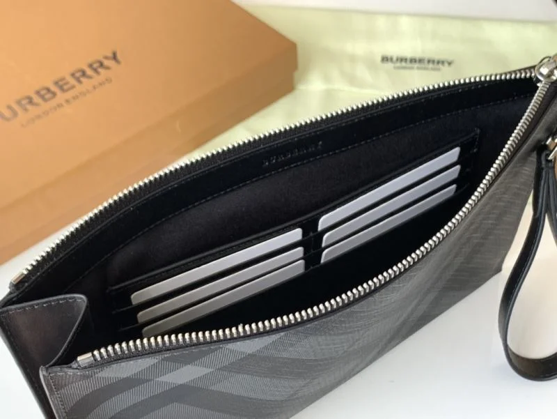 Reliable Burberry Clutch Bags 38130