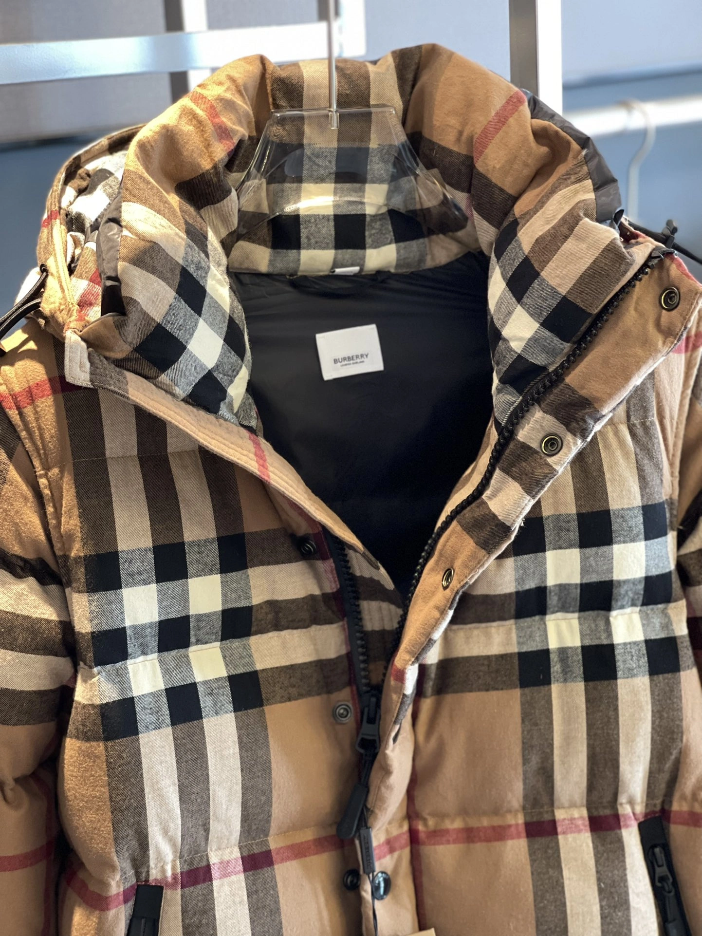 EyeCatching Burberry Down Jackets 106172