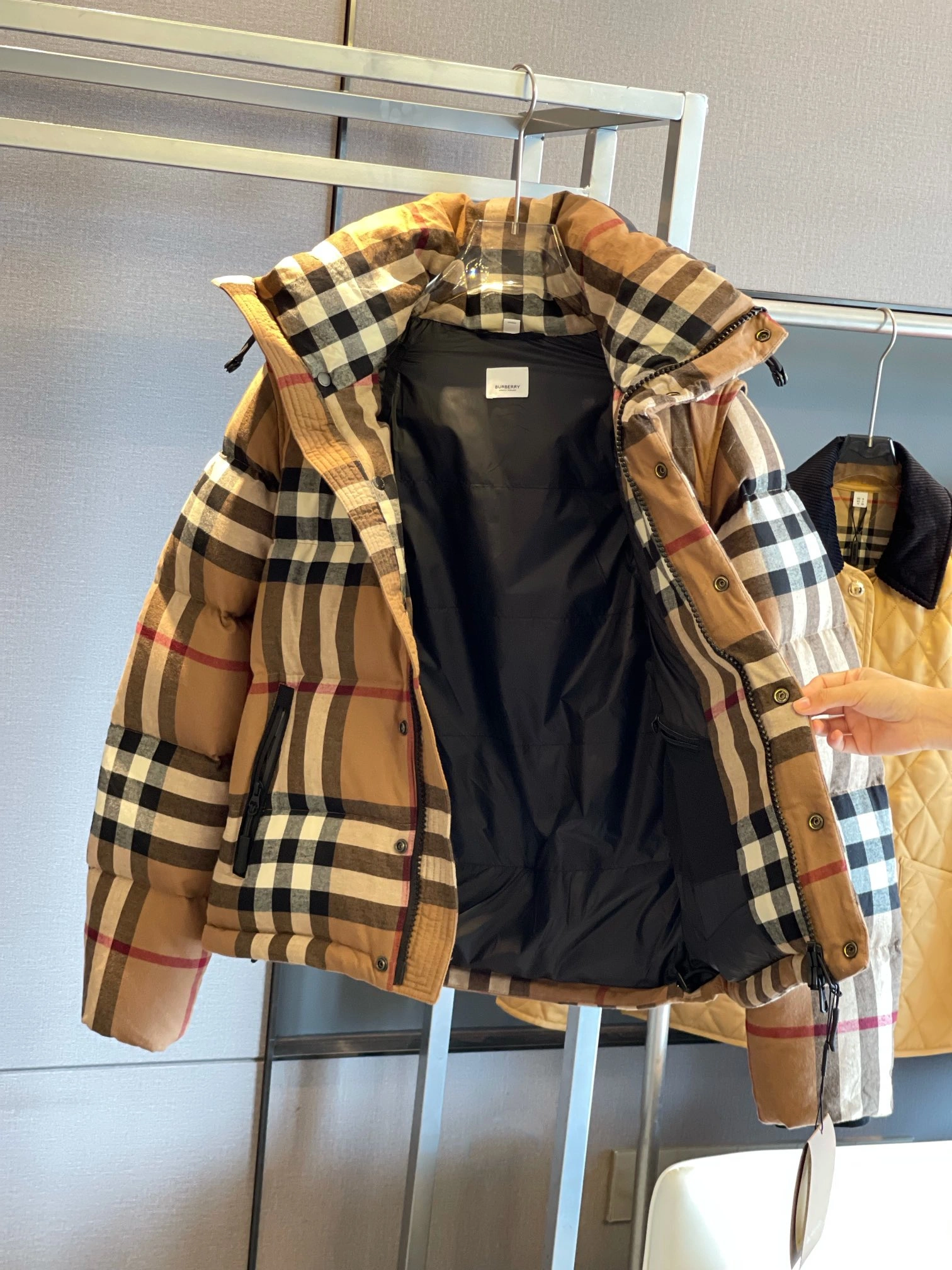EyeCatching Burberry Down Jackets 106172