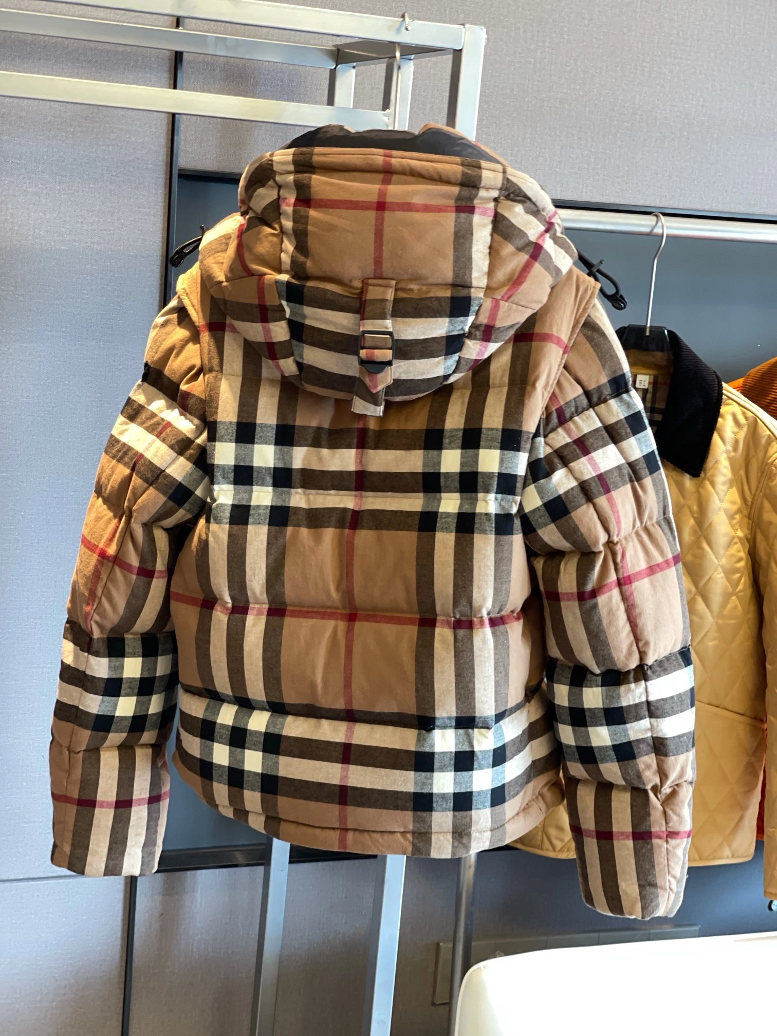 EyeCatching Burberry Down Jackets 106172