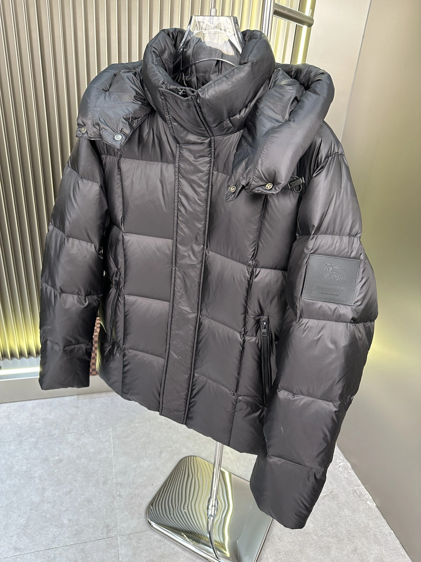 UrbanChic Burberry Down Jackets 106176