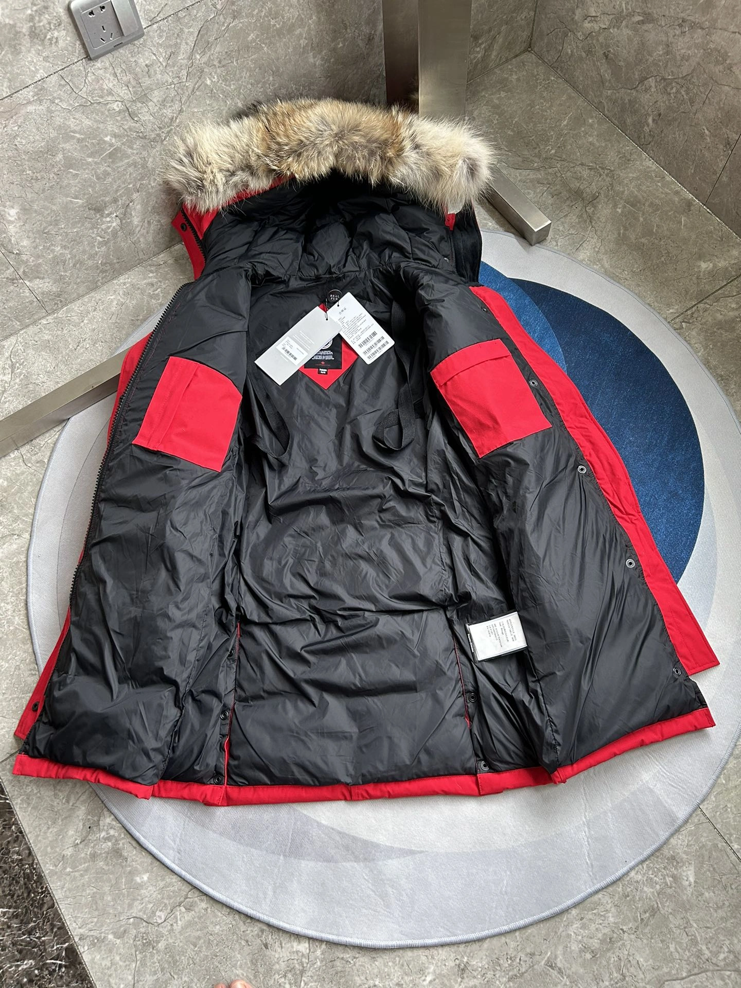 Sleek Burberry Down Jackets 106163
