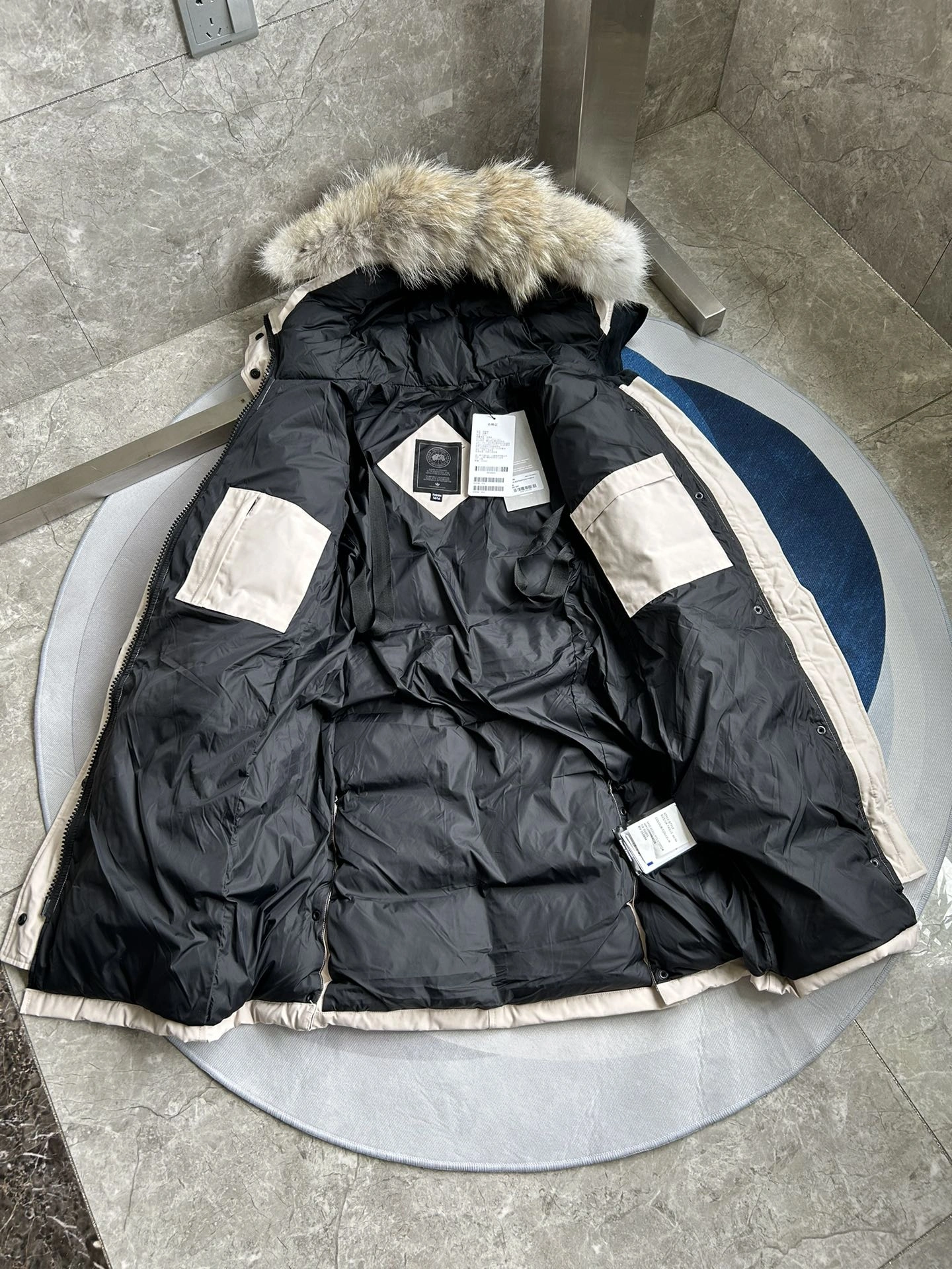 Elegant Burberry Down Jackets 106158