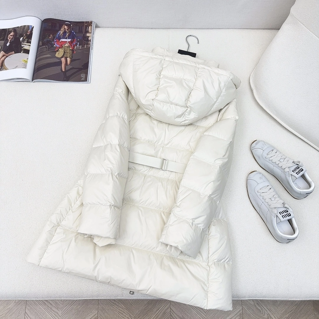 Burberry Down Jackets Sporty 106137