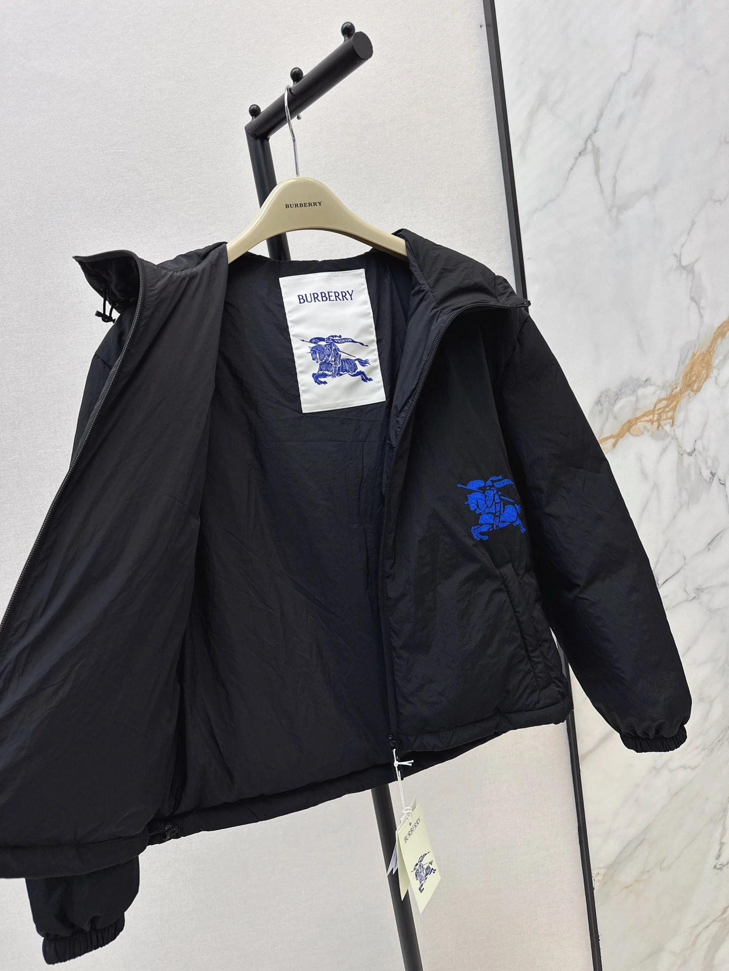 Classic Burberry Down Jackets 106141