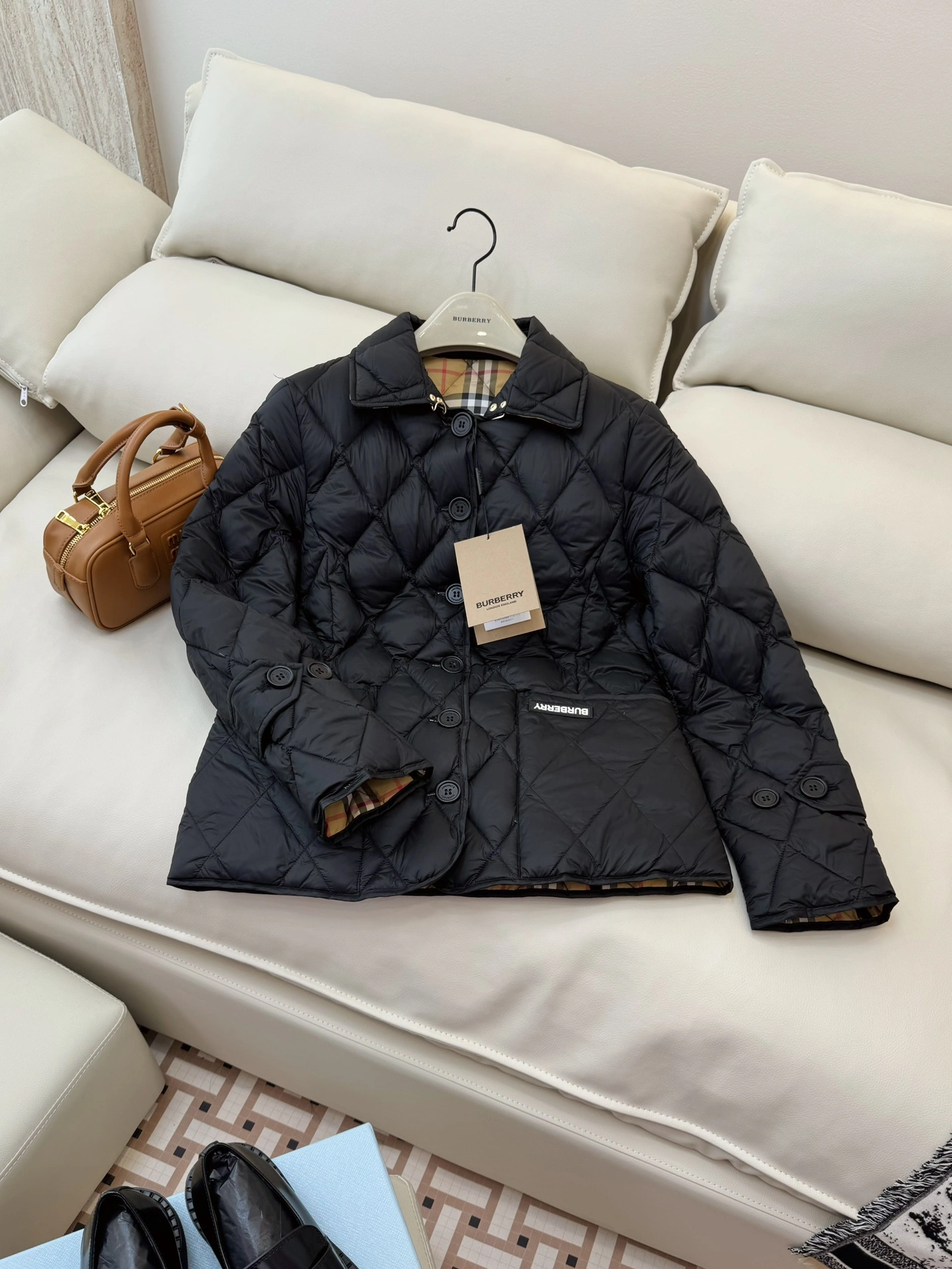 Flexible Burberry Down Jackets 106130