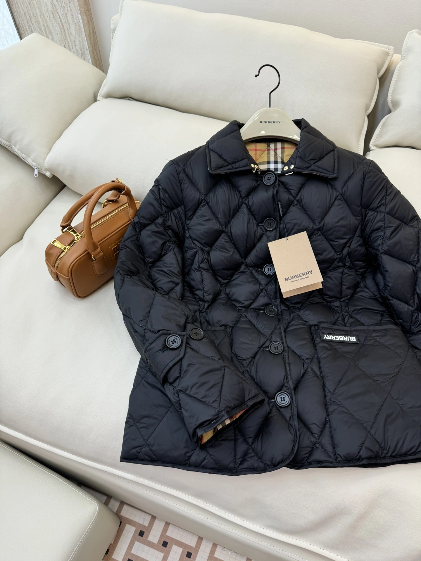 Flexible Burberry Down Jackets 106130