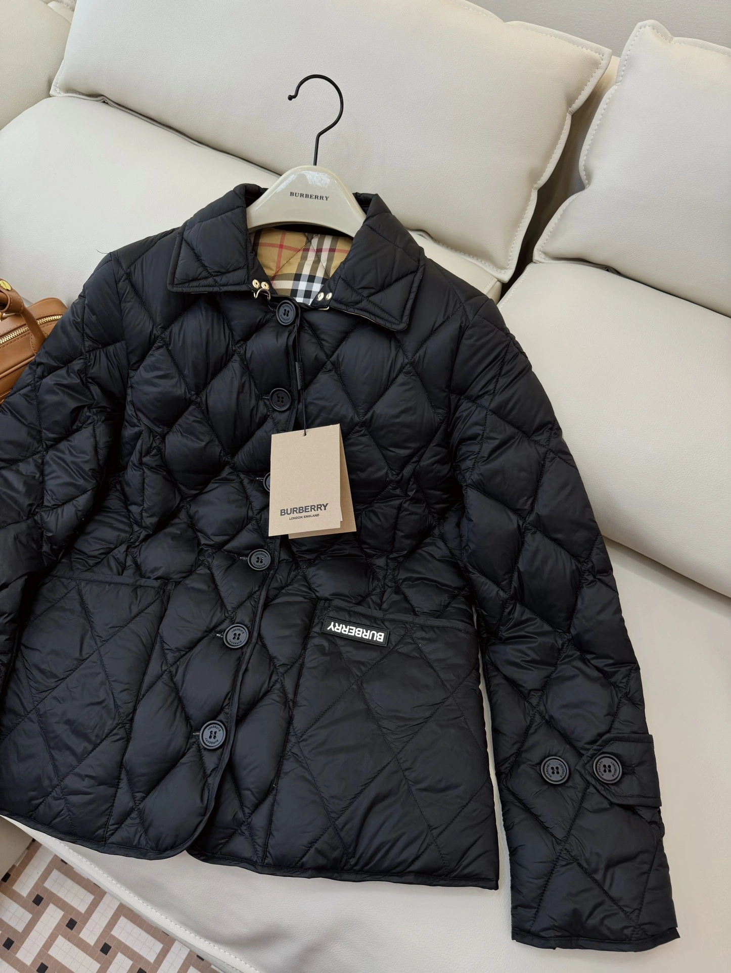 Flexible Burberry Down Jackets 106130