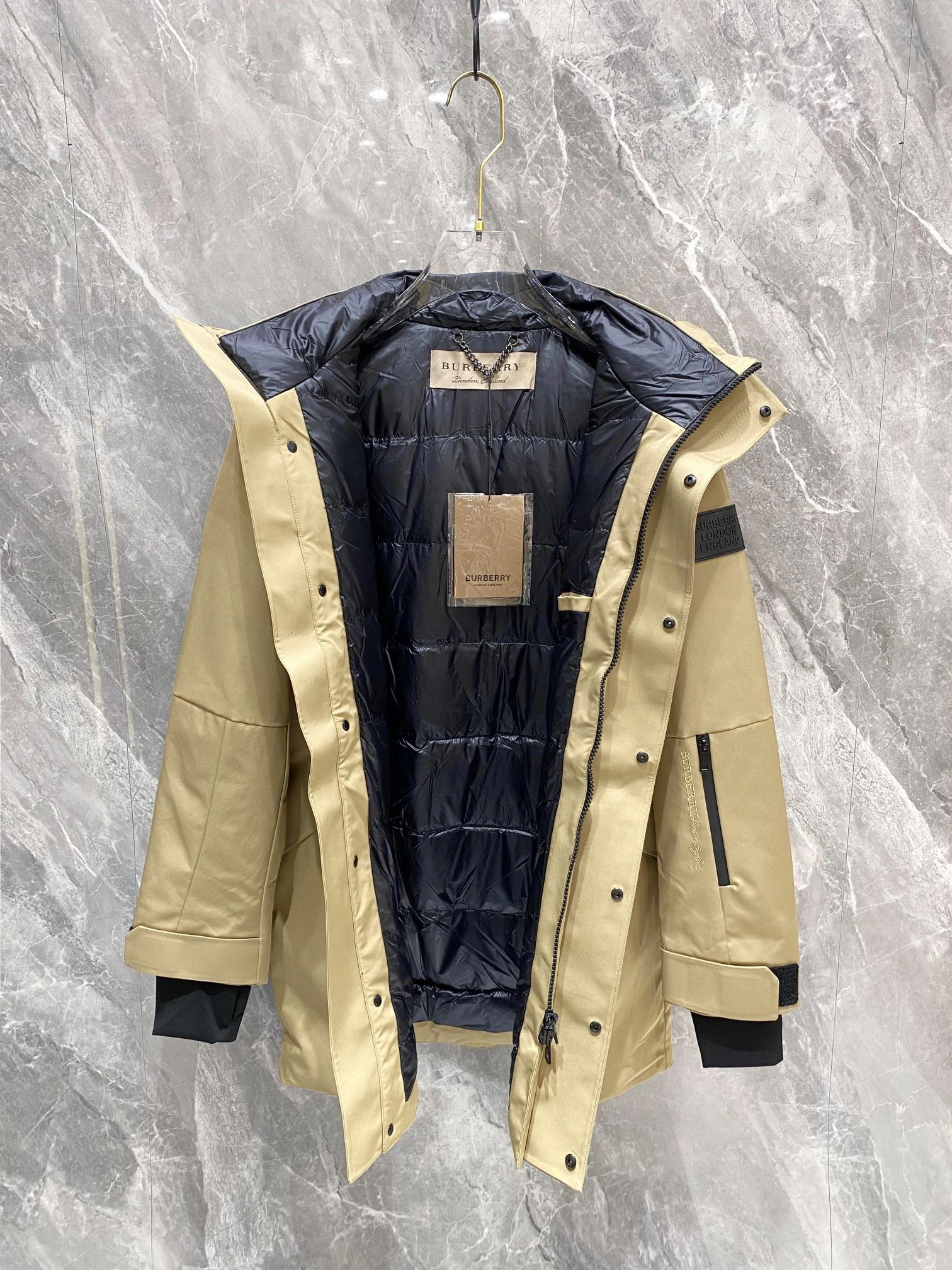 Burberry Down Jackets Durable 106116