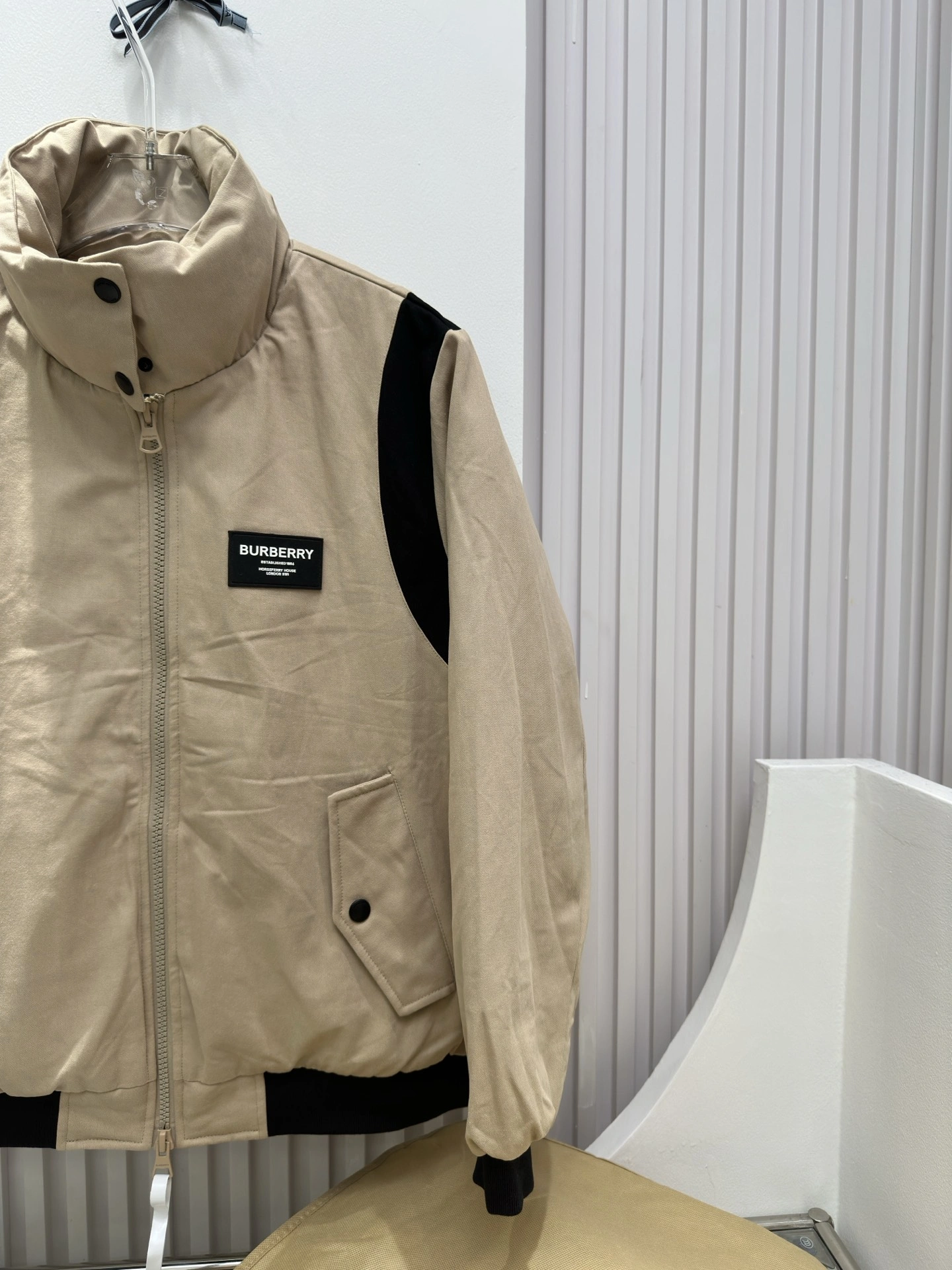 OnTrend Burberry Down Jackets 106112