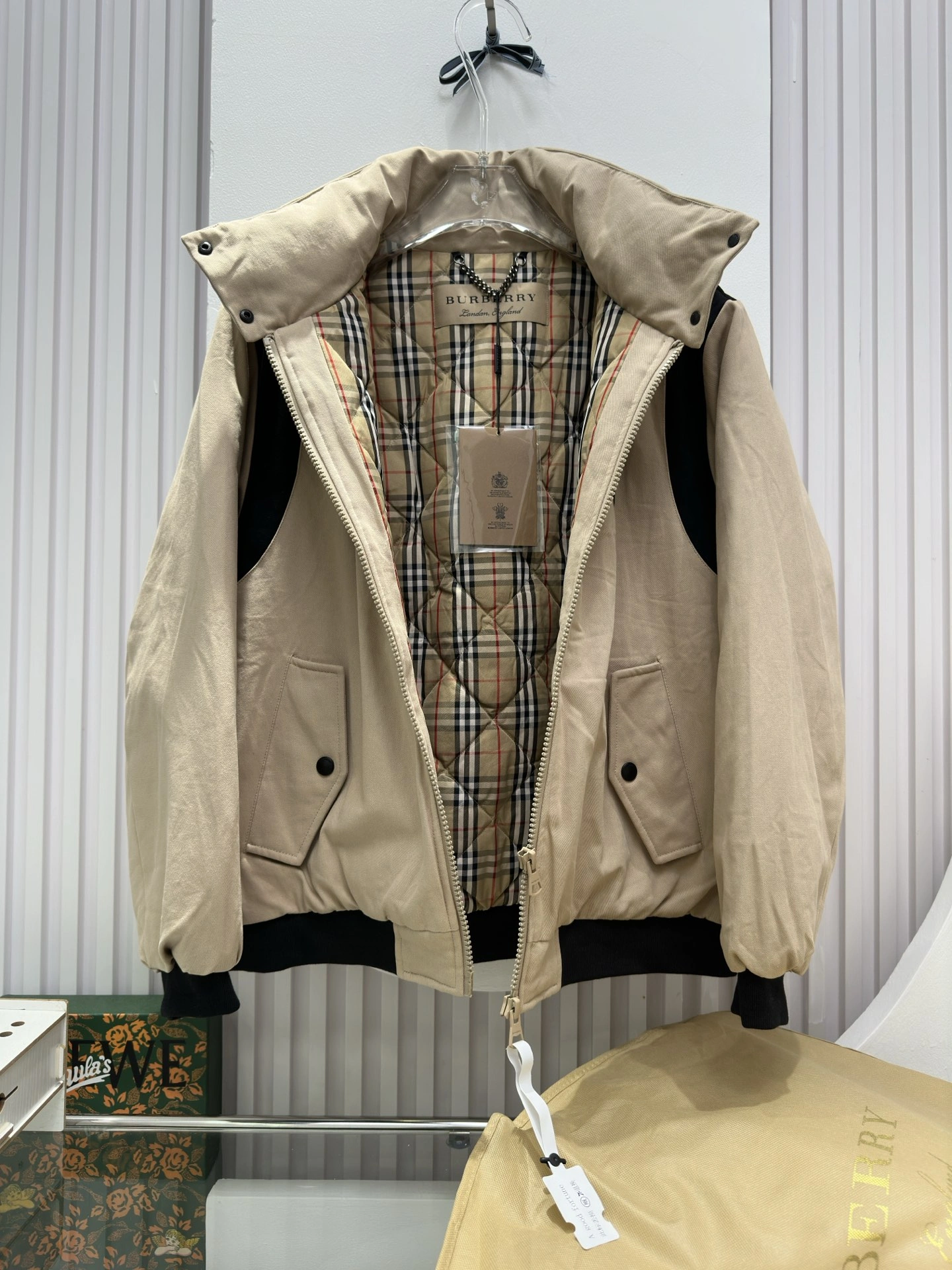 OnTrend Burberry Down Jackets 106112