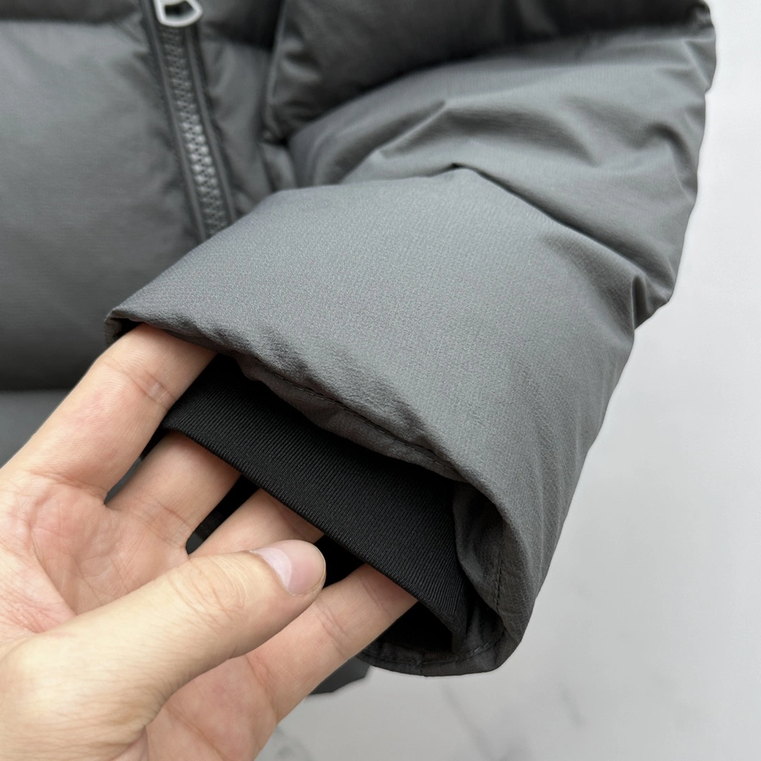 Functional Burberry Down Jackets 106111