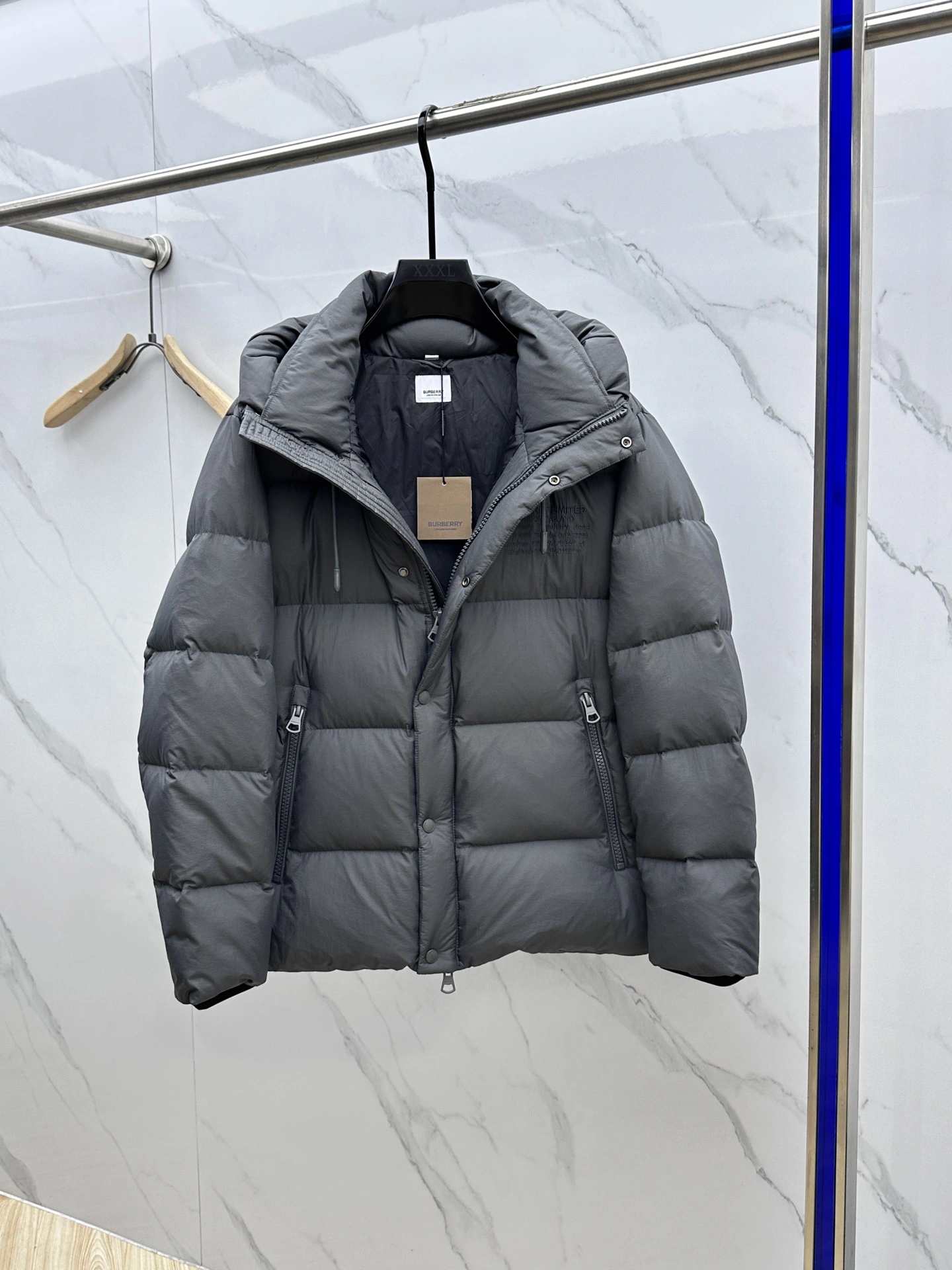 Functional Burberry Down Jackets 106111