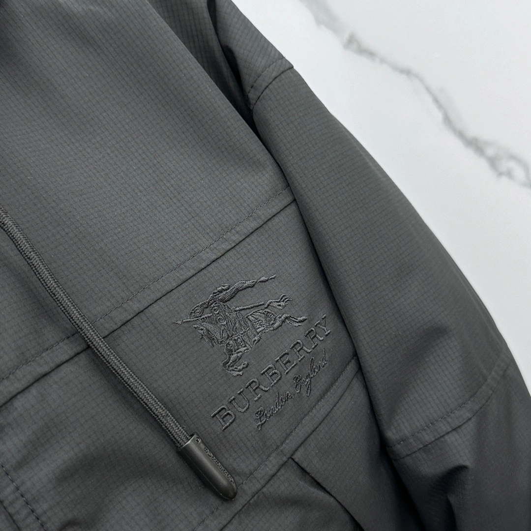 AllSeason Burberry Down Jackets 106100