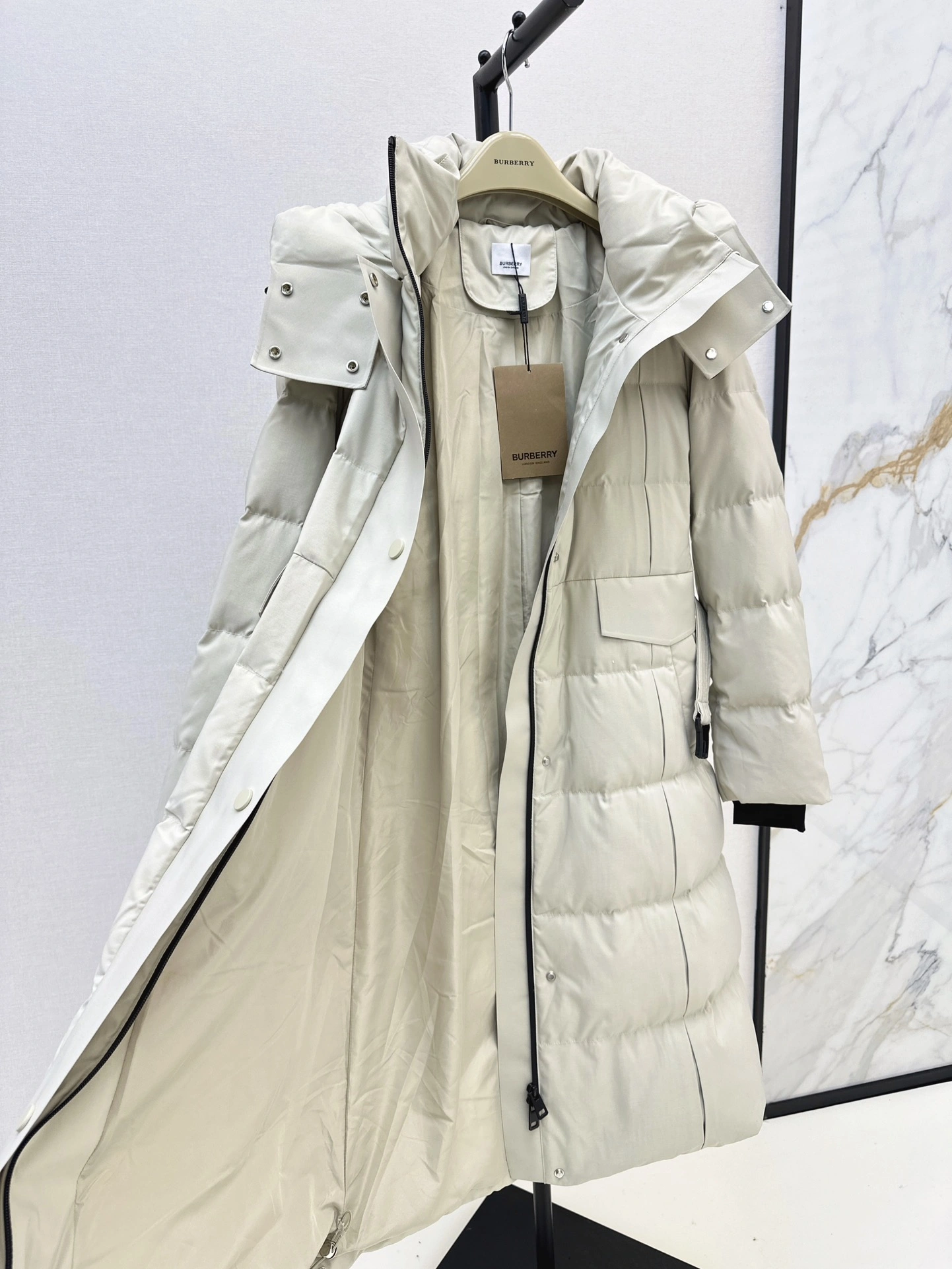 Versatile Burberry Down Jackets 106071