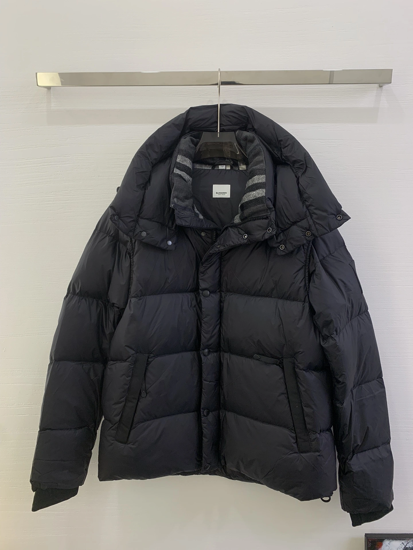 GoAnywhere Burberry Down Jackets 106065