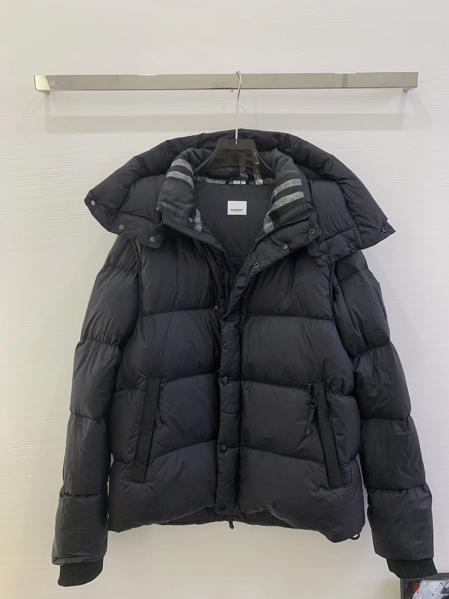 GoAnywhere Burberry Down Jackets 106065