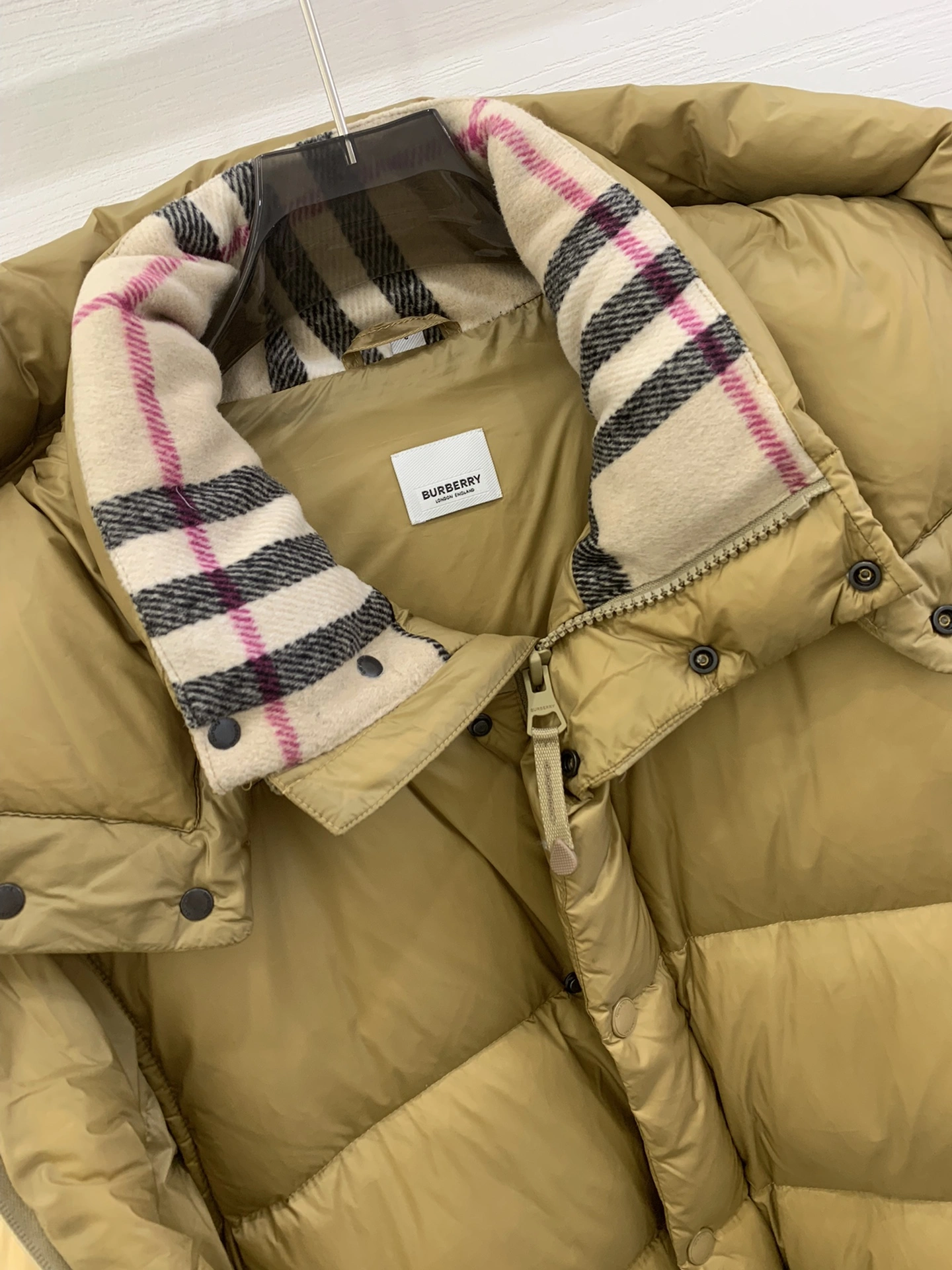 Original Burberry Down Jackets 106120