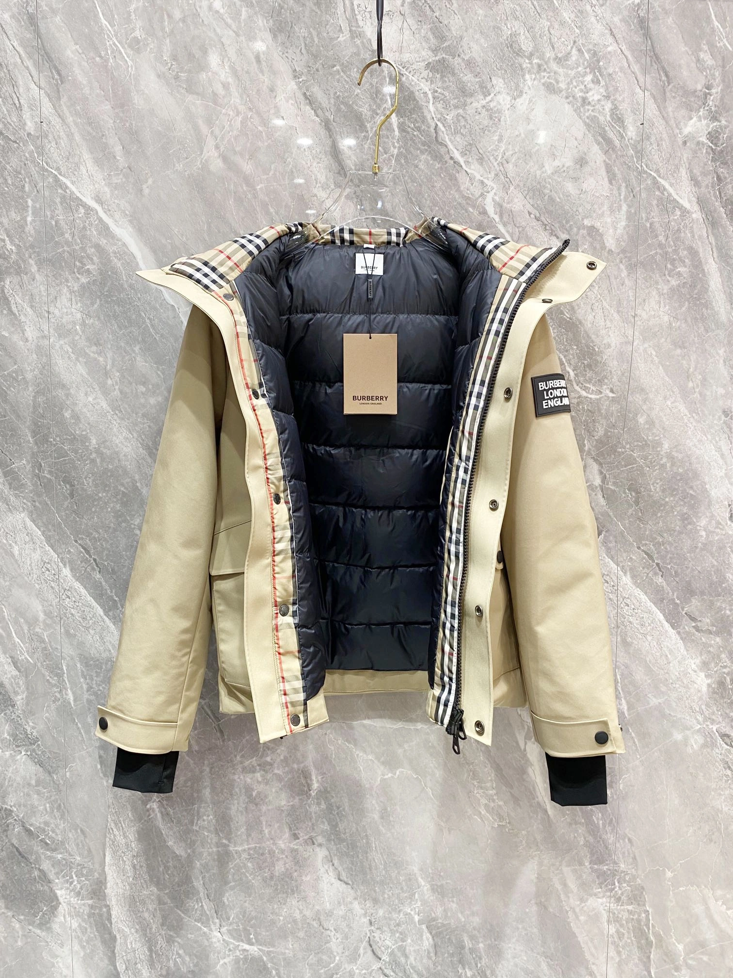 Functional Burberry Down Jackets 106104