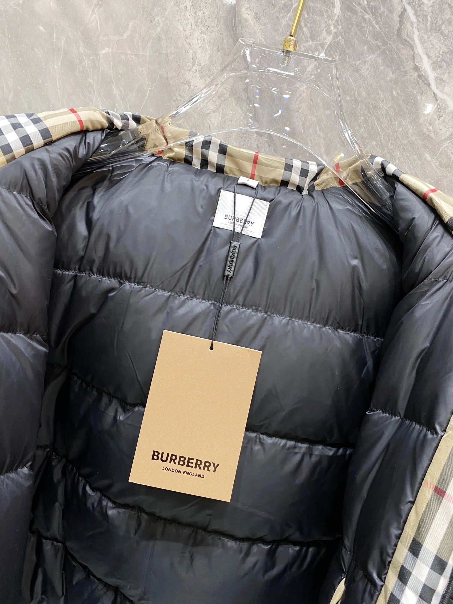 Functional Burberry Down Jackets 106104