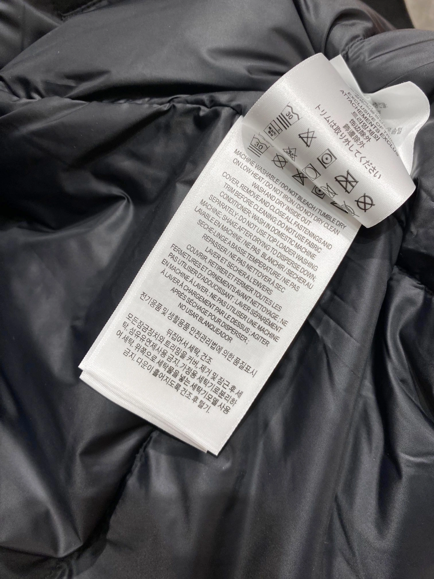 Burberry Down Jackets UrbanChic 106053