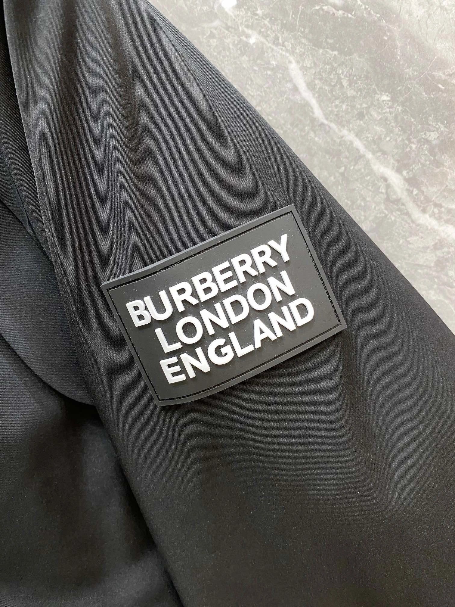 Burberry Down Jackets UrbanChic 106053