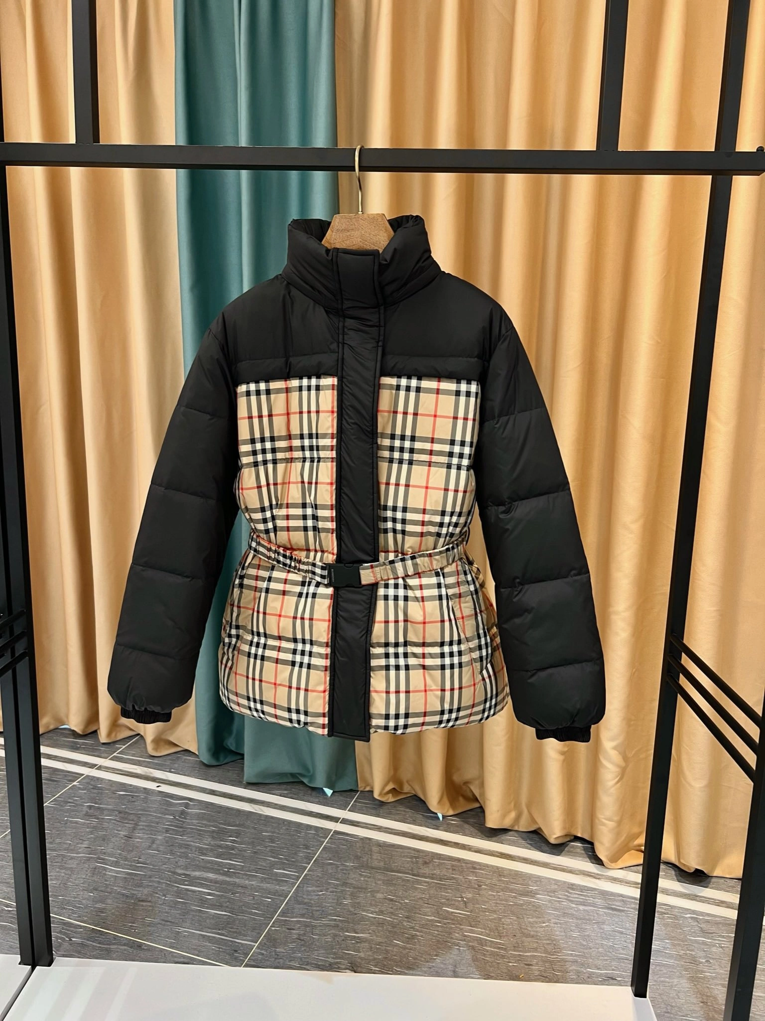 Youthful Burberry Down Jackets 106052
