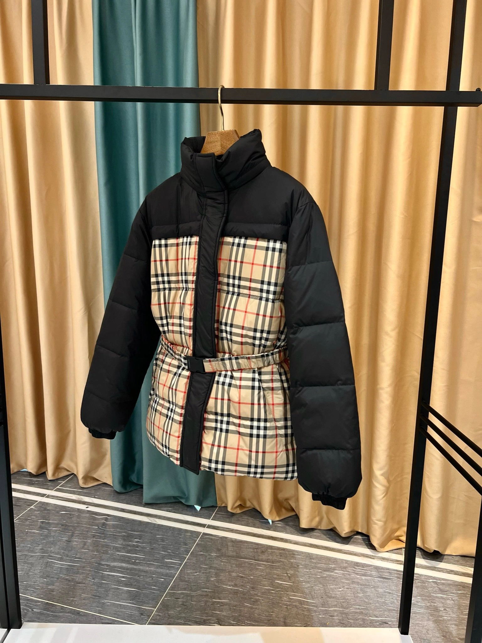 Youthful Burberry Down Jackets 106052