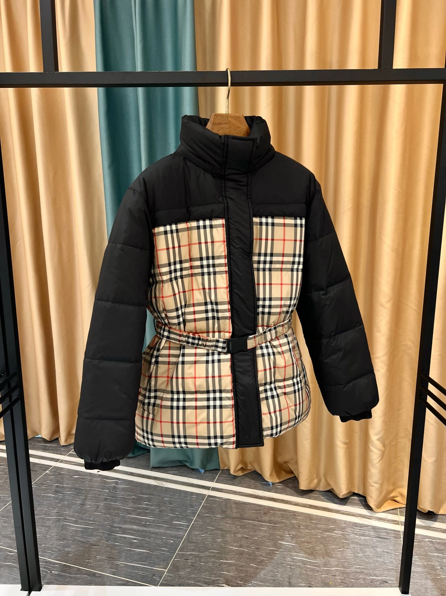 Youthful Burberry Down Jackets 106052