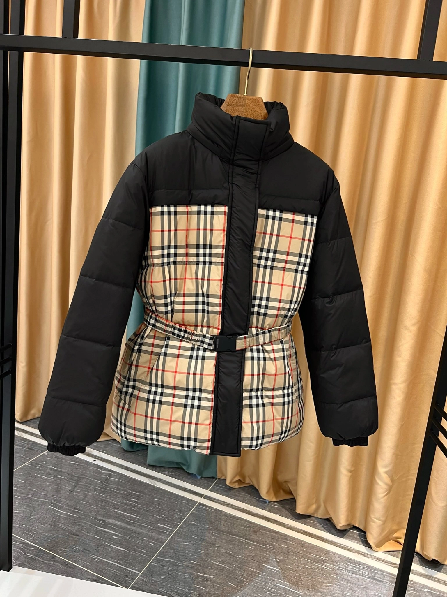 Youthful Burberry Down Jackets 106052