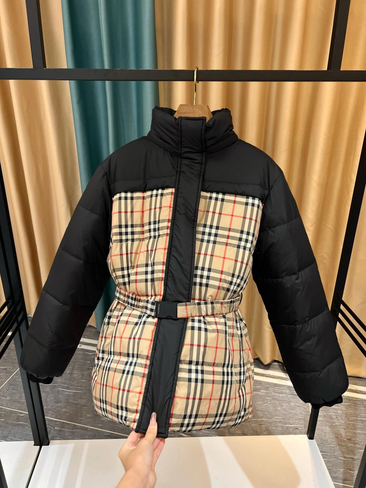 Youthful Burberry Down Jackets 106052