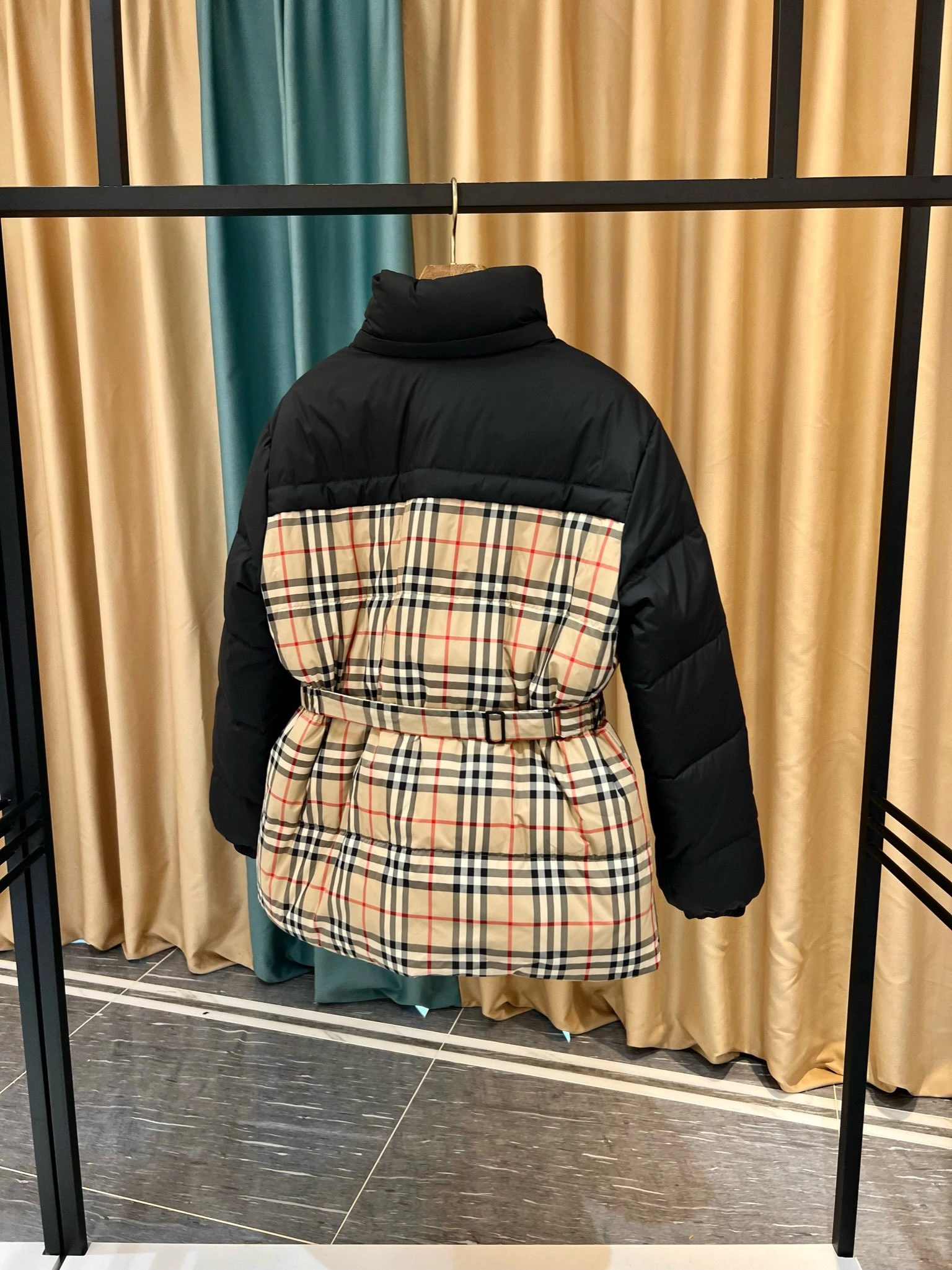 Youthful Burberry Down Jackets 106052