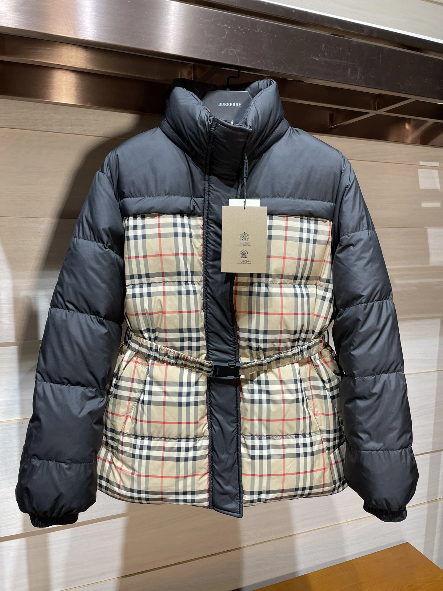 Classic Burberry Down Jackets 106051