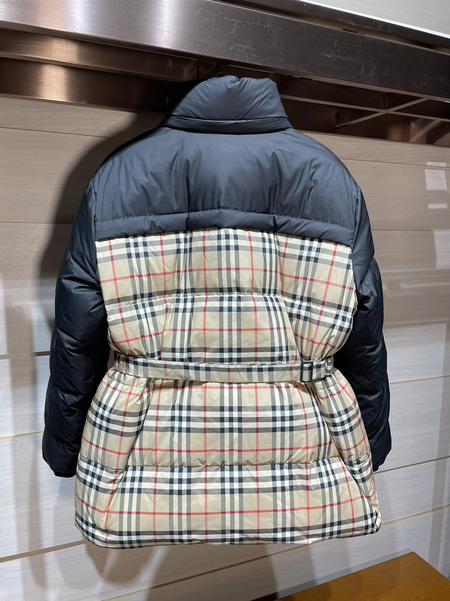 Classic Burberry Down Jackets 106051