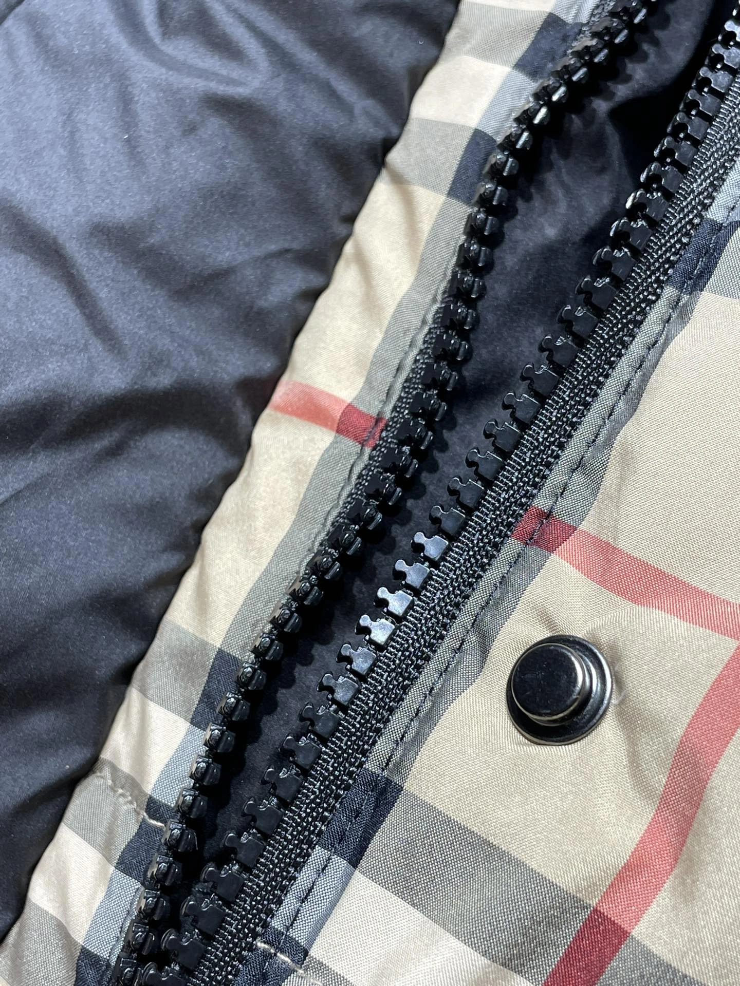 Classic Burberry Down Jackets 106051